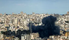 15 شهيدًا في غارات "إسرائيلية" على جنوب لبنان وحزب الله يقصف مواقع للاحتلال