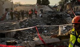 نيران متقاطعة فوق "تل أبيب".. هجوم صاروخي مزدوج من إيران ولبنان يهزّ "إسرائيل"