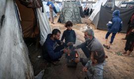 كيف يحافظ الغزيون على ملامح الحياة وسط الخراب والركام؟