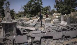 الأورومتوسطي: الاحتلال دمر أكثر من 93% من مقابر قطاع غزة بشكل منهجي