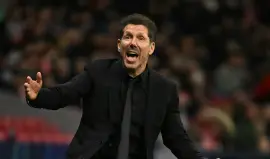 سيميوني: ما حدث لحارس توتنهام لم أشاهده في مسيرتي