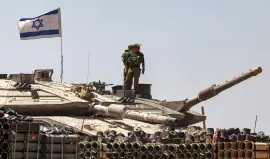 معاريف: "إسرائيل" تدخل أسبوعها الرابع من الحرب وسط غموض استراتيجي وتصاعد التحديات الإقليمية