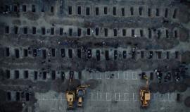 تجهيز 160 قبرًا صغيرًا… اطفال استشهدوا في قصف امريكي اسرائيلي على مدرسة شجرة طيبة في ميناب