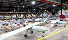 مسيّرات رخيصة تُربك واشنطن.. الطائرات الإيرانية تستنزف الدفاعات الأمريكية في الخليج