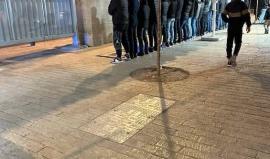 الاحتلال يمنع شبانًا من استكمال صلاتي العشاء والتراويح قرب أبواب الأقصى