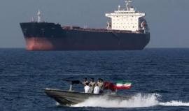 إيران تغلق مضيق هرمز