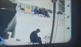 لحظة استهداف طائرات الاحتلال لضباط وعناصر الشرطة الفلسطينية بمدينة غزة قبل أيام