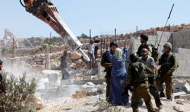 الاحتلال يهدم غرفة زراعية ويدمر شبكات مياه في بيت لحم وطوباس