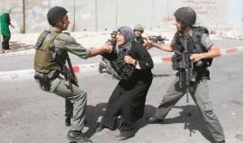 قوات الاحتلال تعتقل سيدتين من باحات المسجد الأقصى