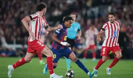 اليويفا يثير رعب برشلونة بإعلان حكم مباراة أتلتيكو