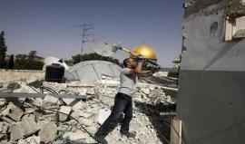 الاحتلال يُجبر مقدسياً على هدم منزله