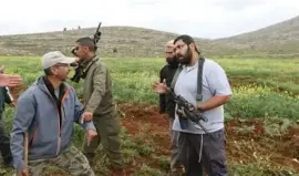 مواجهة بين مزارع فلسطيني أعزل ومستوطن اسرائيلي مسلح