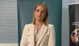 وزيرة الخارجية الإيرلندية هيلين ماكنتي