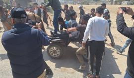 إصابات في غارة من مسيرة للاحتلال استهدفت محيط مستشفى شهداء الأقصى بدير البلح