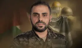 مشاهد جديدة.. حذيفة الكحلوت "أبو عبيدة" يتنقل على عربة كارو أثناء حرب غزة