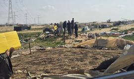 الاحتلال ينفذ عمليات هدم بقرية السر في النقب ومئات الأشخاص يواجهون خطر التشريد