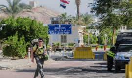 القاهرة تنفي: لا صحة لادعاءات سائح إسرائيلي بشأن واقعة طابا