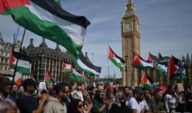 تحرك برلماني بريطاني واسع.. 75 نائباً يطالبون بعقوبات شاملة وحظر تسليح الاحتلال