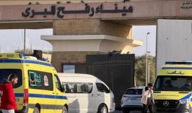 الصحة بغزة: مغادرة 69 مريضًا ومرافقًا عبر معبر رفح