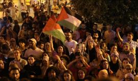 مسيرة في تونس تطالب بالإفراج عن نشطاء "أسطول الصمود" وتجريم التطبيع