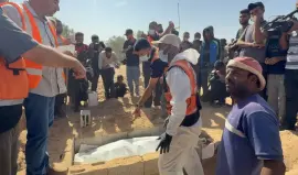 الدفاع المدني بغزة يحذر من مخاطر صحية خطيرة بسبب تحلل الجثامين تحت الأنقاض