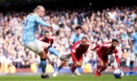 مانشستر سيتي يلقن ليفربول درسا قاسيا   ويضربه برباعية وصلاح يهدر ركلة جزاء