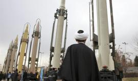 شحن أسلحة إلى إيران