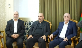 القائد زاهر جبارين في بيت عزام الشهيد عزام الحية