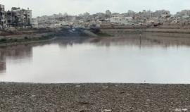 مكرهة صحية خطيرة في منطقة "بركة الشيخ رضوان" تهدد حياة السكان