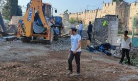 آليات الاحتلال تشرع بتجريف أراضِ في بلدة عزون بقلقيلية