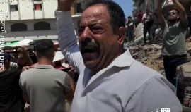 صرخة فلسطيني خلال تشييع جثامين عائلتي أبو شريعة والحساينة: "الأرض لنا وستخرج منها يا نتنياهو".