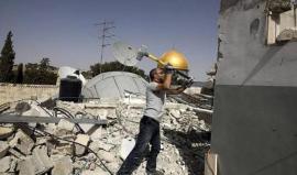 الاحتلال يجبر مقدسيًا على هدم منزله