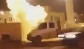 القاء "كوع متفجر" تجاه مقر المقاطعة في جنين مساء امس بعد توتر شهده مخيم جنين ومواجهات بين الأهالي والأجهزة الأمنية الفلسطينية فيديو متداول