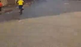 #شاهد .. قرب منطقة الاشتباكات المسلحة وسط نابلس والتي تدور بين قوات أمن السلطة ومسلحين ، أدت إلى إصابة 4 من عناصر أجهزة السلطة بجراح حالة 2 منهم خطيرة .