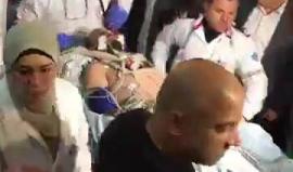#شاهد
وصول الزميل الصحفي المصاب برصاص الاحتلال أحمد أبو حسين من #غزة إلى مجمع فلسطين الطبي في #رام_الله