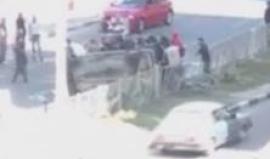 #شاهد | إصابتان اثر انقلاب سيارة على شارع البحر في مدينة غزة قبل قليل .