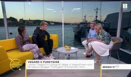 #شاهد مذيعة نرويجية تصاب بالغثيان وتبصق الماء على وجه ضيفها على الهواء وتعتذر وتعترف .. انا حامل .