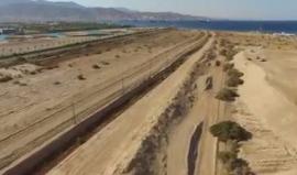 #شاهد الاحتلال يواصل إقامة الجدار الأمني على طول الحدود مع الأردن