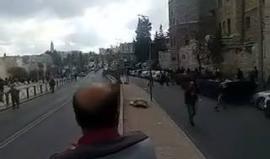 قوات الاحتلال تقمع المقدسيين عقب وقوع عملية الطعن في البلدة القديمة اليوم