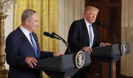 المؤتمر الصحفي بين ترامب ونتنياهو.. 
نتنياهو وترامب يتفقان على "محاربة الإرهاب الإسلامي" وتعزيز العلاقات الثنائية ومواجهة تهديدات إيران والوصول لاتفاق سلام عبر شركاء "إسرائيل" من العرب