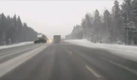 #شاهد حادث مروع على الطريق السريع في روسيا أمس