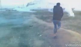 #شاهد قوات الاحتلال تطلق الرصاص وقنابل الغاز بكثافة خلال مواجهات على السياج الفاصل قبل قليل " ناحل عوز" شرق مدينة غزة . 
#القدس_عاصمة_فلسطين