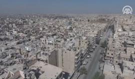 #شاهد .. تصوير جوي يظهر حجم الدمار الهائل في منطقة طريق الباب، شرقي حلب جراء قصف النظام منذ أربع سنوات وروسيا منذ سنة.

المصدر : الأناضول