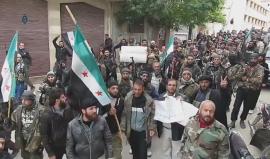 #شاهد | "مكتوب على سلاحنا... نفدي القدس بأرواحنا"... فعالية للجيش السوري الحر في مدينة الرستن بريف حمص نصرة للقدس المحتلة.
#القدس_عاصمة_فلسطين 
#انتفاضة_القدس