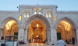 #شاهد موائد الإفطار والأجواء في المسجد الاقصى المبارك في الرابع من رمضان بالعاصمة الفلسطينية المحتلة .