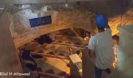 #شاهد .. قبة الصخرة من الداخل والمغارة التي عرج منها الرسول صلى الله عليه وسلم  بعد إزالة السواتر المحيطة بها والانتهاء من ترميمها بالكامل لفترة استمرة نحو 6 سنوات . 

تصوير بلال الطويل