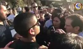 #فيديو وفد من أعضاء كنيست الاحتلال يزور عائلات الجنود القتلى في عملية القدس صباح اليوم