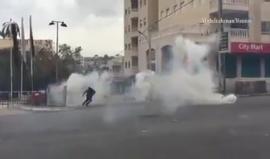 #شاهد اعتداء قوات الاحتلال على الصحفيين خلال تغضية مواجهات شمال بيت لحم أمس.
