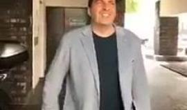 #شاهد ماذا فعل عمرو خالد عندما عرف جنسية من يتحدث معه ؟