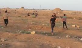 #مباشر إطلاق جنود الاحتلال قنابل الغاز والاعيرة النارية صوب الحرائر والثائرات على الحدود الشرقية لمدينة غزة
بث/ عبد الرحمن الربعي